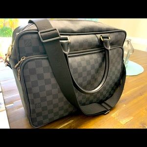 Men’s Louis Vuitton Graphite Messenger Bag